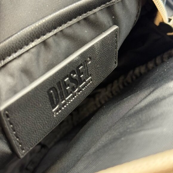 🆕 DIESEL 🧿 NWOT Rinke Circle Shoulder Bag - Neutral Beige, Red, White & Blue - Picture 11 of 16